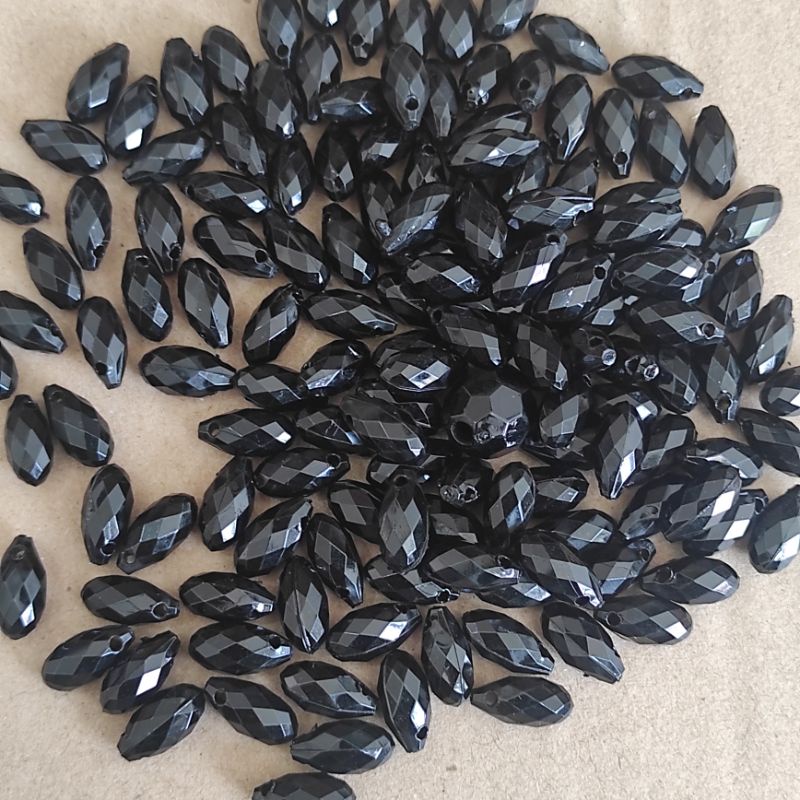 hitam