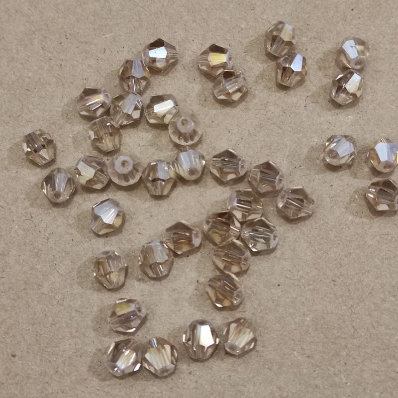 10pcs kristal kerucut lancip ukuran 8mm