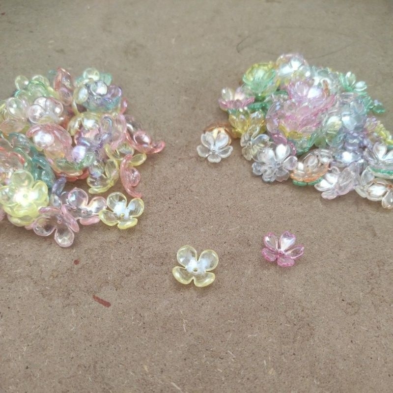 60-98pcs kelopak bunga mini bening AB