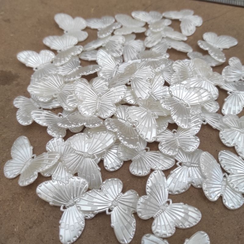 30pcs aplikasi kupu kupu mutiara